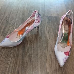 Beautiful 6.5 Ted Baker Palace Gardens Heels